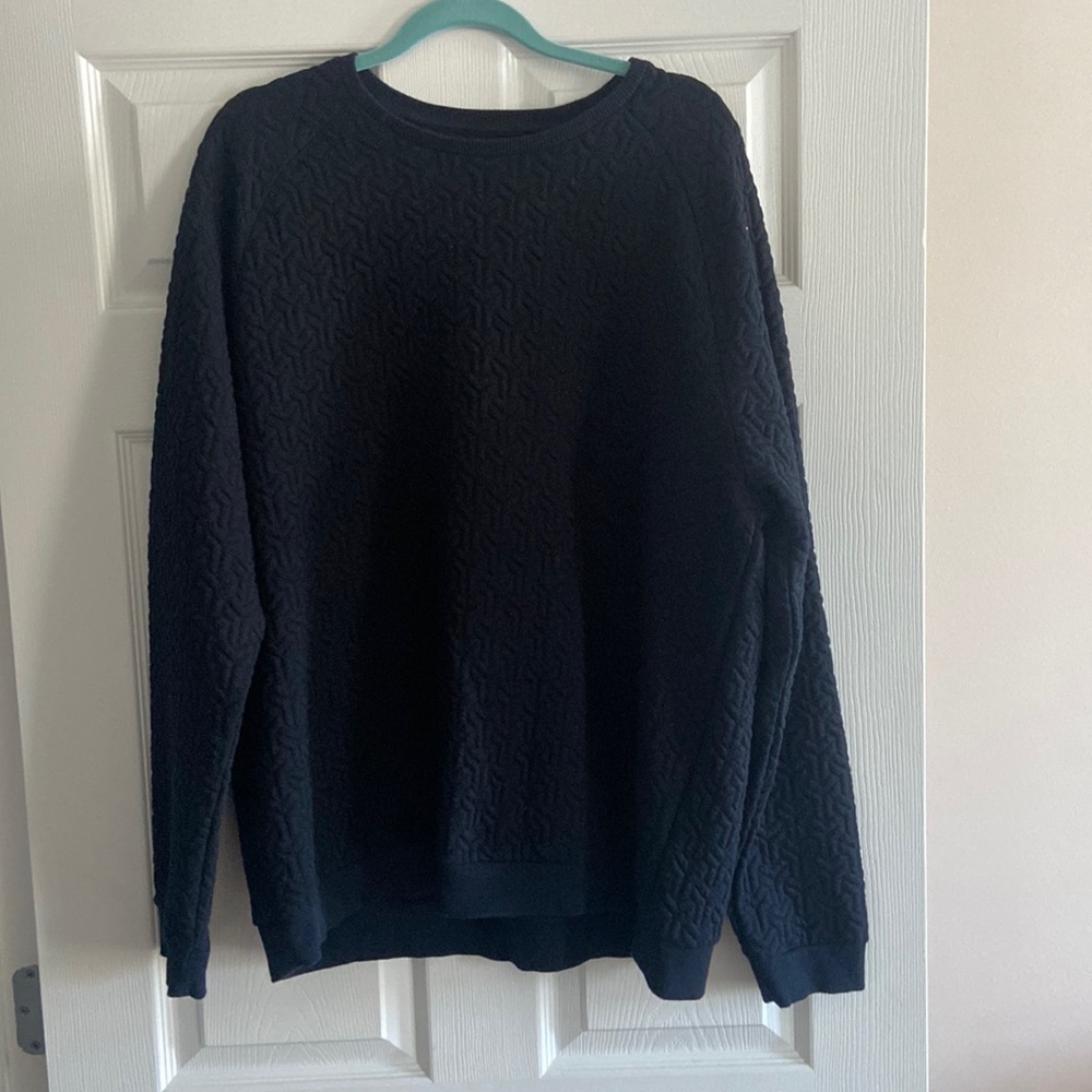 Woman’s light sweatshirt. XL